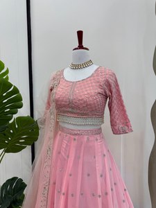 Ensemble Lehenga Choli de créateur traditionnel d'été pour fête de mariage nuptiale lourd brodé de rose avec Dupatta vêtements de fête pour femmes - Product Image 6