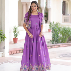 ชุดเดรสผ้าไหมวิชิตร้าอินเดียแบบดั้งเดิมคุณภาพดีที่สุดสำหรับผู้หญิง พร้อมผ้าที่พลิ้วไหวอย่างนุ่มนวล เหมาะสำหรับงานแต่งงาน มีจำหน่ายในราคาที่ดีที่สุด - Product Image 1