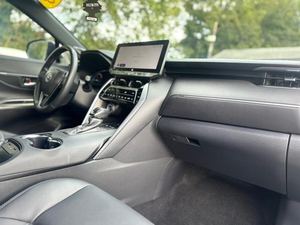 CleAN 2023 To-yo-ta Ve_n_za XLE AWD - Product Image 2