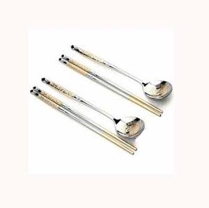 Colección Brillante: Juego de Cubiertos de Diseño Elegante con Acabado Dorado en Relieve y Espejo Plateado, Estilo Real, en Oferta - Product Image 1