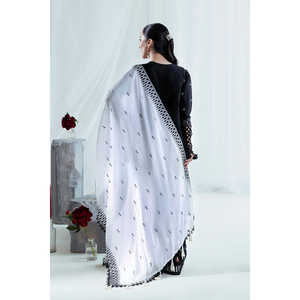 Ensemble de costume en tissu lawn brodé 3 pièces pour femmes avec bordures et dupatta à plis FE-52067 - Product Image 1
