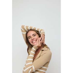 Camiseta de Manga Larga con Cuello Polo Sin Costuras - Product Image 5