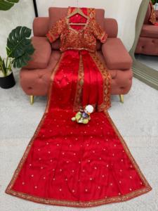 Hermoso Sari de diseñador con trabajo de hilo y secuencia - Product Image 2