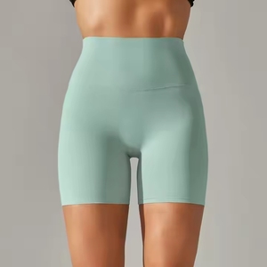 Shorts de sport/yoga personnalisés pour femmes en Spandex/Nylon, écologiques, séchage rapide, avec effet froncé aux fesses et taille élastique - Product Image 5