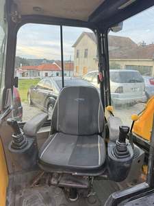 Mini pelle sur pneus JCB 1CX robuste |   Chargeur compact à moteur diesel de 37 kW |   Matériel de construction à haute valeur de revente - Product Image 5