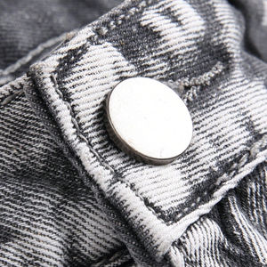 Shorts en jean déchirés et délavés pour homme, noir et gris, respirants, coupe droite, longueur genou, cinq poches, style streetwear décontracté pour l'été - Product Image 5