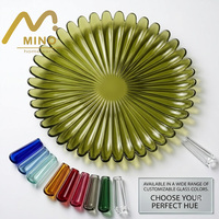 Ensemble de 13 assiettes de présentation en verre vert olive en forme de fleur, durables et colorées, pour mariages et événements festifs