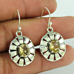 Boucles d'oreilles cadeau d'anniversaire en pierre précieuse de taille grenat Boucles d'oreilles en argent sterling 925 faites à la main Bijoux de mode Fournisseur en gros Fabricant - Product Image 5