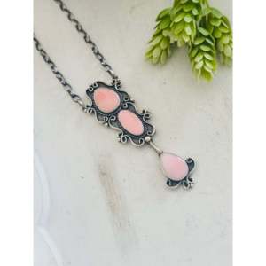 สร้อยคอลูกปัดลาร์รีเคย์สีชมพูพร้อมเครื่องประดับแฟชั่นสีเงินสเตอร์ลิง - Product Image 3