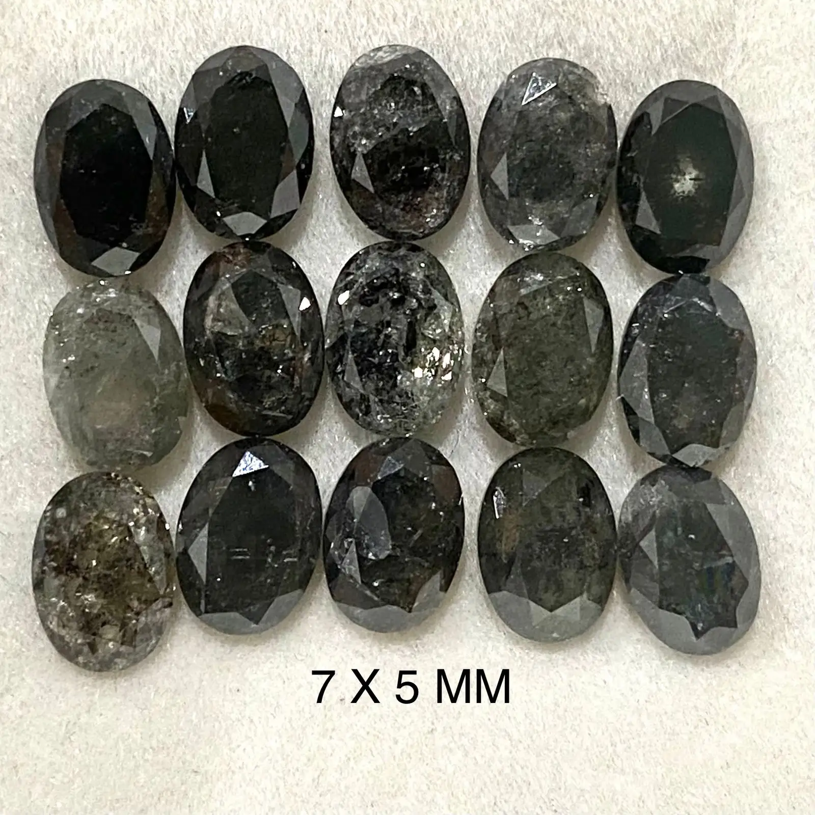 ナチュラルアイシーローズカットルーズダイヤモンド、1.00〜3.00カラットサイズのソルトアンドペッパーダイヤモンドアンティークジュエリー用に100% アースされています