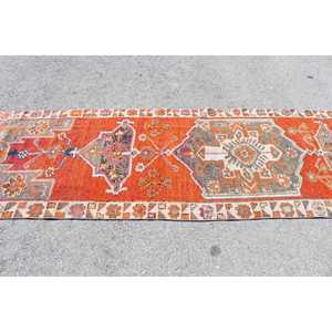 Tapis de 3,2 x 9,4 pieds, tapis turc vintage, tapis en laine Herki orange - Product Image 3