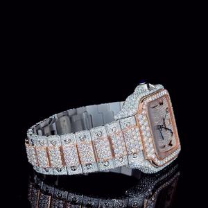 Reloj de pulsera cuadrado de lujo con incrustaciones de diamantes, dos tonos, detalles en oro rosa, esfera con números únicos y visualización de fecha para hombre - Product Image 2