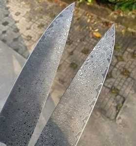 Cuchillo de Chef de Acero Inoxidable Hecho a Mano de Primera Calidad con Mango de Madera de Nogal y Funda de Cuero de Alta Calidad Ecológica - Product Image 5