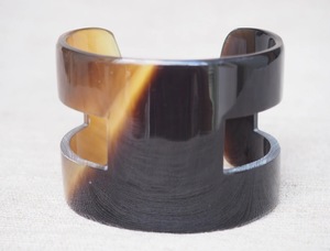 Bracelets en corne de buffle naturelle, fabrication artisanale de bijoux en corne de buffle - Product Image 2