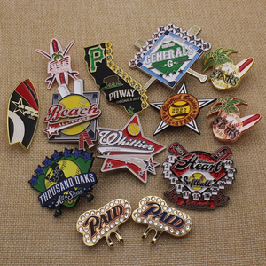 Pins de intercambio de béisbol personalizados al por mayor, insignias de esmalte suave y duro con purpurina, pin de solapa de metal personalizado para equipos de sóftbol, para deportes, a granel - Product Image 1
