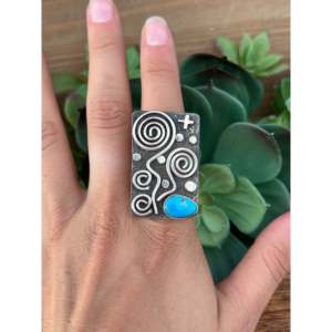 Anillo Artesanal de Alex Sanchez con Turquesa Blue Ridge y Bisel de Plata Esterlina, Talla 6.5, para Uso Diario - Product Image 2