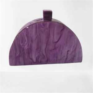 Sac à main en résine fait main au design unique personnalisé, élégant, avec bouton perlé, sac de soirée - Product Image 2