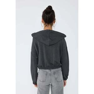 Sudadera Corta con Capucha de Textura Suave - Product Image 5