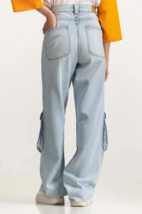 Pantalones vaqueros Cargo Fit 2025, pantalones vaqueros acampanados anchos ajustados versátiles a la moda para mujer, pantalones vaqueros acampanados de cintura alta, servicio personalizado OEM - Product Image 6