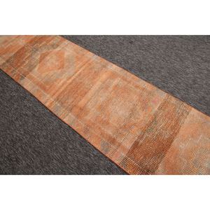 Tapis de 2,5 x 11,6 pieds, tapis Herki vintage, tapis turc géométrique orange - Product Image 4