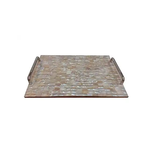 Plateau de service en nacre de qualité supérieure avec poignée en métal doré pour décoration d'hôtel d'Inde par RF Crafts - Product Image 1