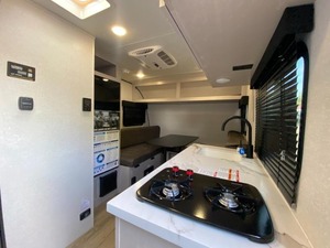 Meilleure vente : Nouveau modèle 2026 Jayco Jay Feather Air SL 15TBSL, confortable et en excellent état, prêt à la vente - Product Image 5