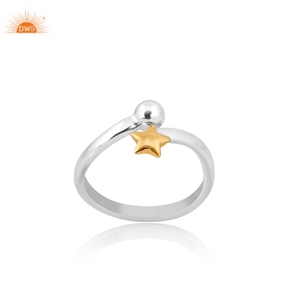 แหวนทองคำแท้รูปดาว ปรับขนาดได้ พร้อมเงินแท้ 925 สองสี ผลิตโดยผู้ผลิตเครื่องประดับตามสั่ง - Product Image 1