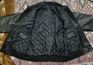 Blouson universitaire vierge personnalisable avec logo, manches en toile, col montant, doublure polaire écologique, logo frontal - Product Image 3