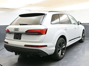Audi Q7 Quattro Premium Plus 2024, 2.0L, Caja de Cambios Automática, Cámara Trasera, Volante a la Izquierda, SUV, Techo Panorámico, Asientos de Cuero - Product Image 3