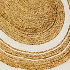 พรมทรงวงรีทำจากปอกระเจาและสีขาวถักลายดอกไม้ที่เป็นมิตรกับสิ่งแวดล้อมกันลื่น - Product Image 1