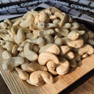 Nueces de Anacardo Frescas de Origen Africano W180 a Bajo Precio Directo de Fábrica, Selección para Marcas Globales de Snacks y Venta al por Menor - Product Image 2