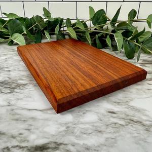 Planche à découper en bois avec poignée, lavable au lave-vaisselle, écologique, antibactérienne, en résine, planche à découper pour le fromage, de haute qualité - Product Image 2