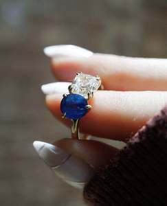 9x7mm Oval azul y 8mm Cojín blanco Cut Toi et Moi Anillo de compromiso Banda de oro - Product Image 4