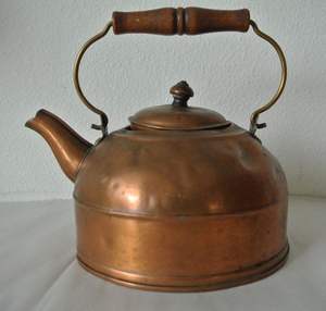 Tetera de cobre sólido con detalles artesanales únicos para un encanto del viejo mundo en el servicio de té y la decoración de la cocina - Product Image 2