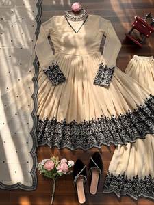 Nuevo Vestido Anarkali de Moda con Cuello en V y Detalles de Bordado en Tela de Lino Premium / Salwar Kameez SIE para Fiestas de Invierno - Product Image 5