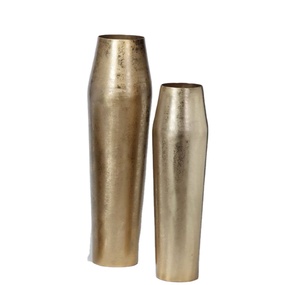 Jarrón de Aluminio Dorado de Alta Calidad, Diseño Personalizado Moderno, Decoración para Mesa de Boda y Hogar, Venta al Por Mayor en India - Product Image 1
