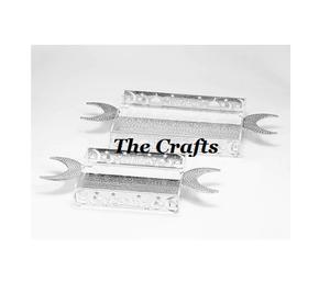 Bandeja de servicio de acrílico y metal de diseño islámico con asas en forma de Luna Bandeja de chocolate especial de Ramadán de la mejor calidad - Product Image 1