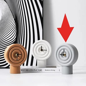 Reloj de mesa elegante de moda Diseñador moderno Home Accent Chic Timeless Declaración artística Reloj único - Product Image 2