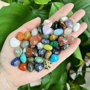 Mini Corazón de cristal hinchado, corazón de cristal de cuarzo, piedra preciosa tallada, cristal curativo, piedra de bolsillo pequeña - Product Image 3