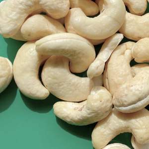 Vente en gros de noix de cajou W320 Vietnam-Noix de cajou de noix de cajou cassées prix bon marché, emballage OEM ODM - Product Image 1