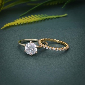 Anillo de Compromiso con Diamante Cultivado en Laboratorio con Certificación IGI VVS, con Banda de Eternidad Completa de Oro de 14k, para el Amor, a Bajo Precio - Product Image 1