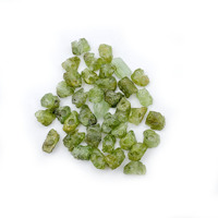Perles de pierre brute de péridot naturel de 8-10mm percées en gros de pierres précieuses brutes pour la fabrication de bijoux