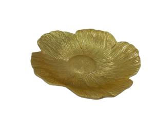 Plato de hojas metálicas delicadas que aporta un encanto orgánico fusionado con la sofisticación moderna a tu decoración, bellamente elaborado por ARTISTIQUE. - Product Image 3