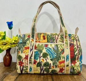 Bolsa de lona acolchada con estampado de bloques Beige Farida Kahlo: bolsas de algodón Weekender - Product Image 2