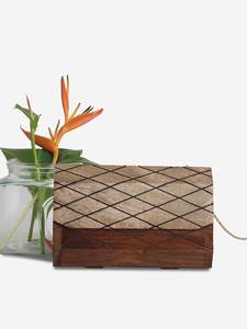 Pochette en bois marron et doré pour femmes - Product Image 5