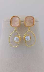 ชุดห่วงไข่มุกน้ำแบบกลมสไตล์บาโรกต่างหูทองเหลืองแบบแข็งออกแบบได้ตามต้องการสินค้าจำนวนมาก - Product Image 5