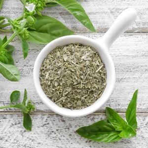 Albahaca seca natural a granel Venta al por mayor Albahaca Calidad de exportación Hojas recién procesadas con auténtico aroma Sabor Premium - Product Image 1