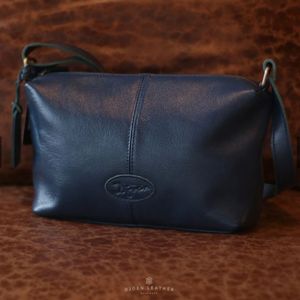 Sac à bandoulière de grande capacité pour femmes de haute qualité fait à la main en cuir de vache véritable, durable et élégant d'Indonésie - Product Image 4