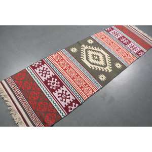 Alfombra Turca Vintage de 2.5x8 pies, Alfombra Roja con Diseño de Patchwork - Product Image 1