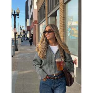 Cárdigan de Punto Trenzado con Parches de Piel Sintética para Mujer, Estilo Casual de Invierno - Product Image 6